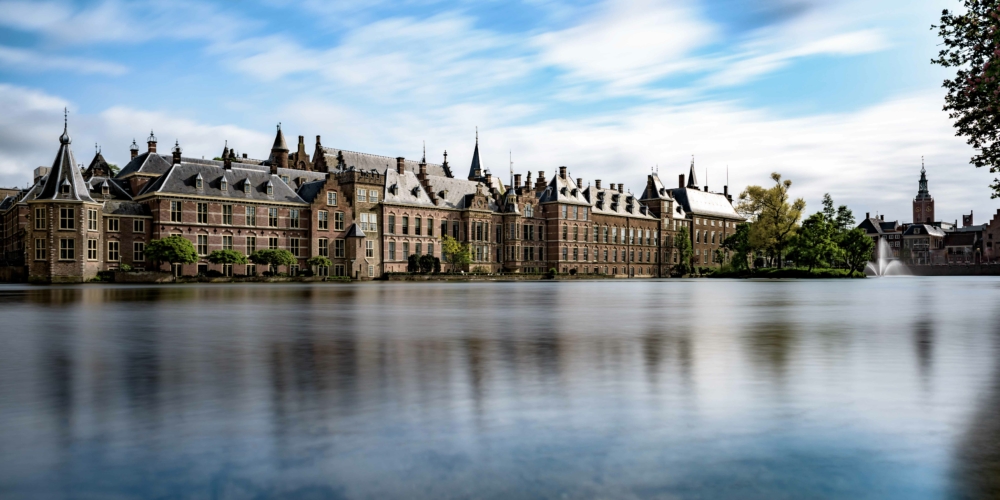 The Hofvijver lake and the Dutch parliament in Den Haag