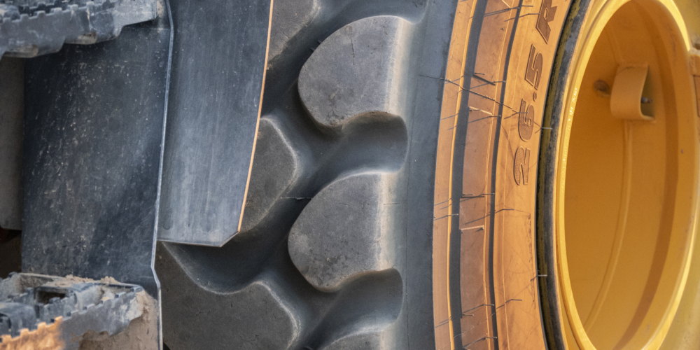 Tire profile of a construction machine